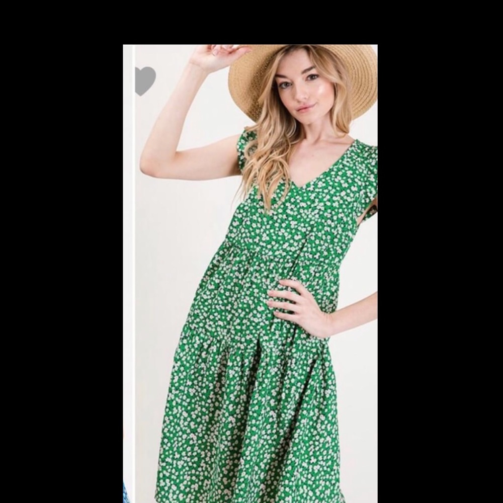 V-neck floral tiered ruffle sleeve dress